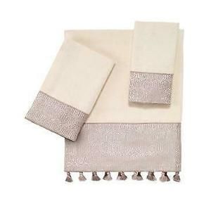 Av Anti Beaufort Ivory 27 x 50 Bath Towel